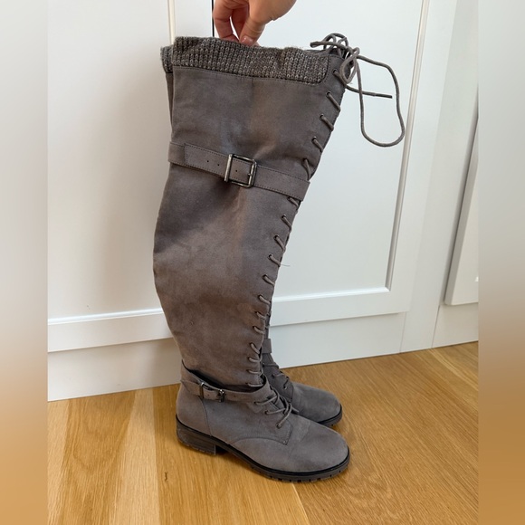 Lace up gray boot - Picture 3 of 11